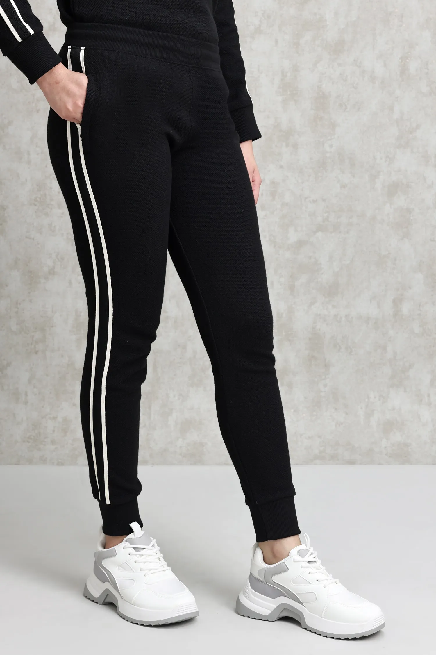 ATHELEISURE STRIPE TROUSER-BLACK