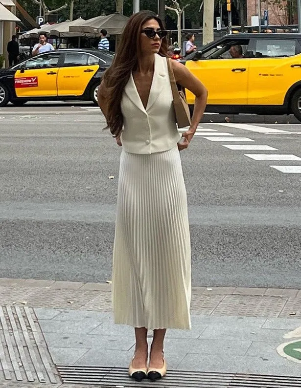 Pleated Sleeveless Skirt suit