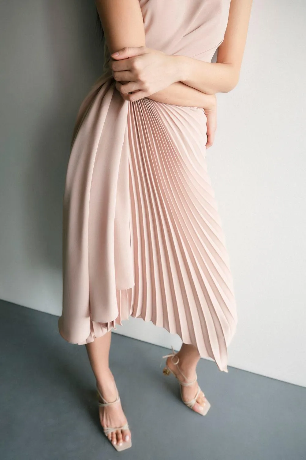 Seashel Sarong Pleated Crepe Midi Dress