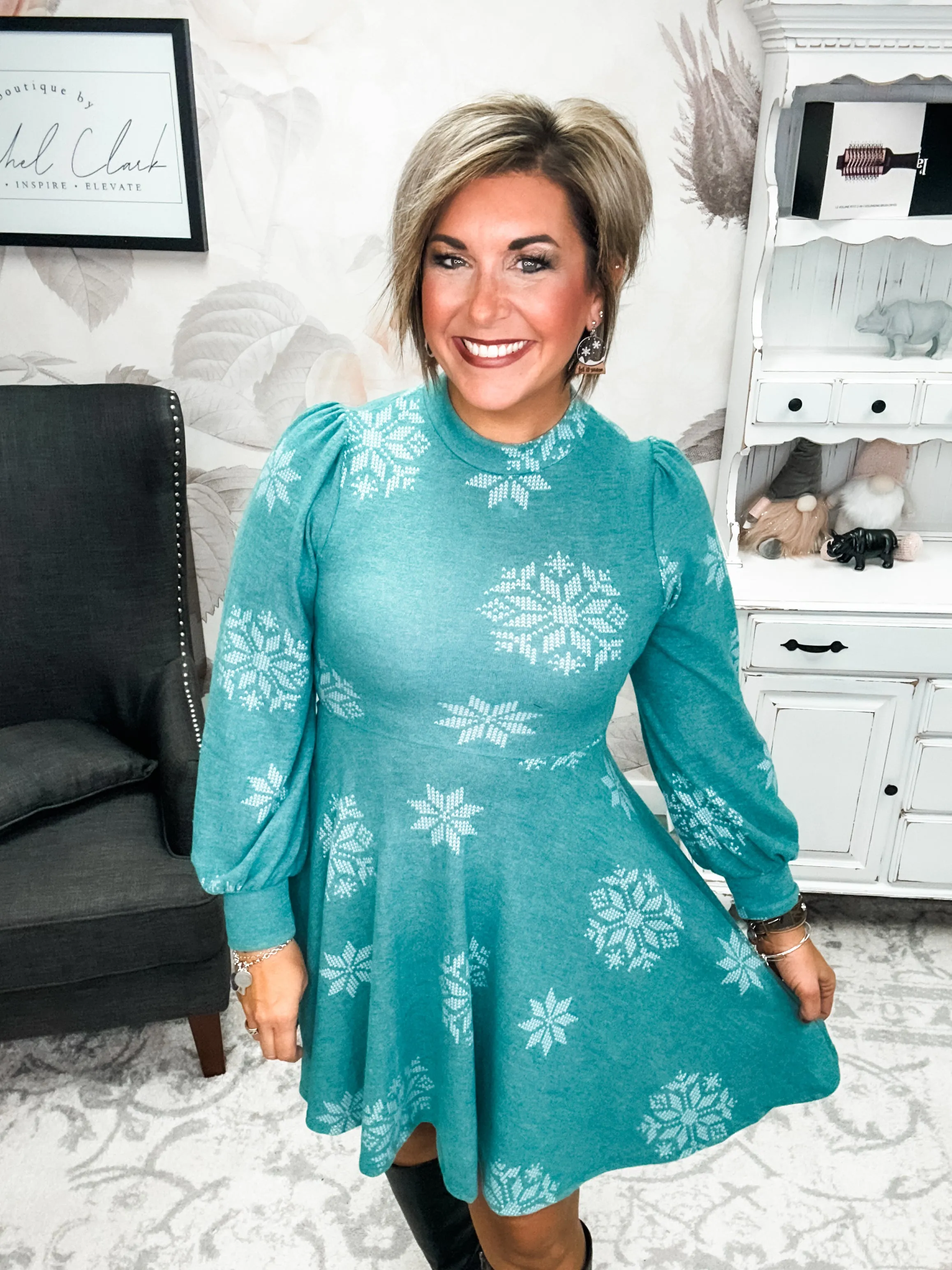 Time For Comfort Dress - Green Snowflake