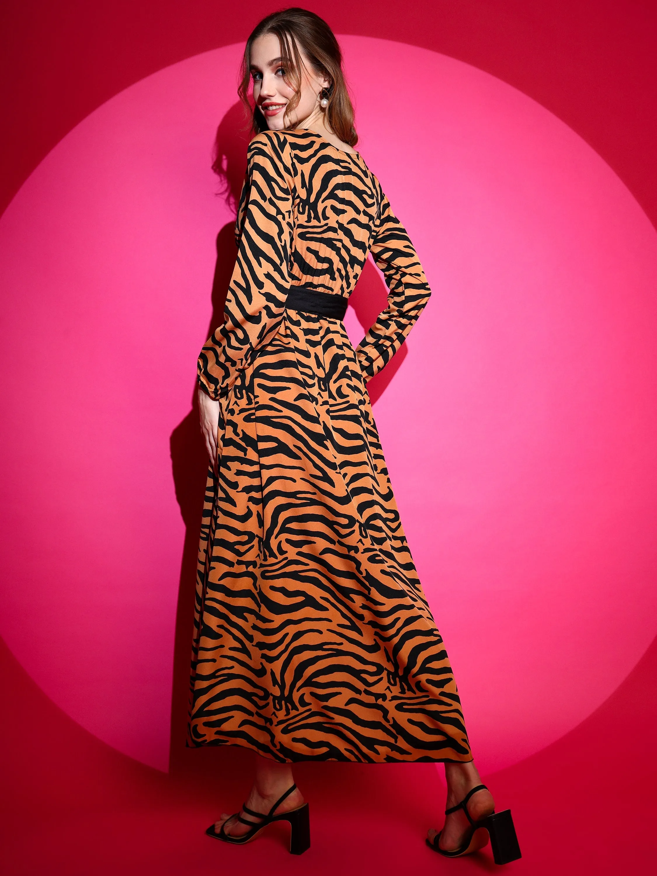 Women Zebra Printed Crepe Maxi V-neck Dress