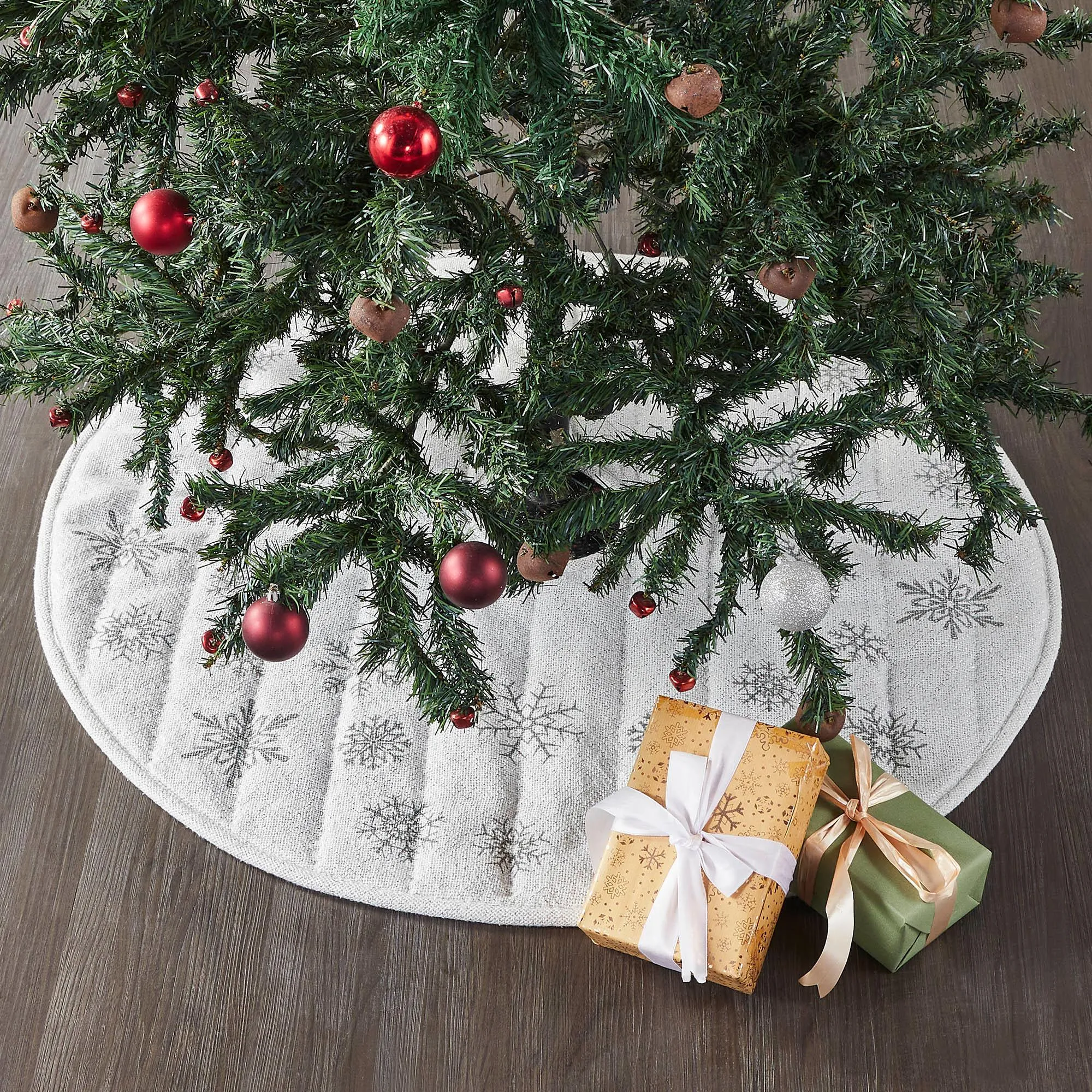 Yuletide Burlap Antique White Snowflake Tree Skirt 36